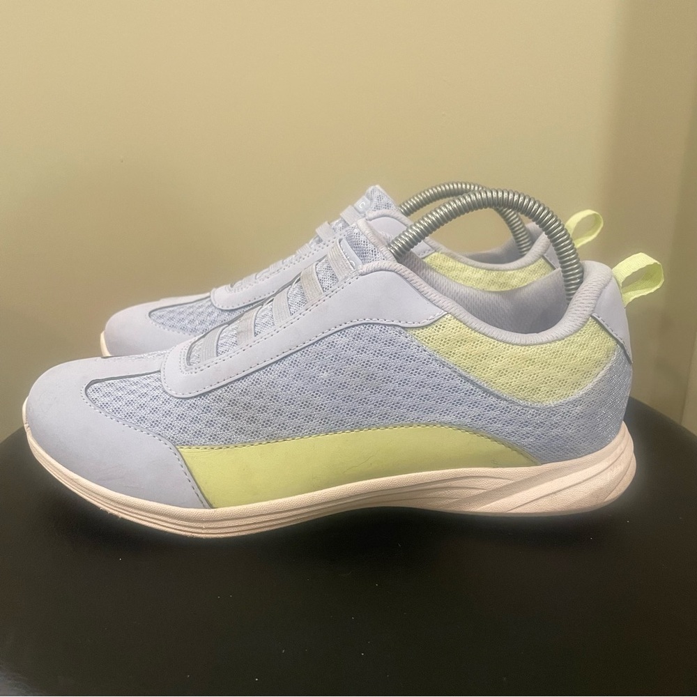 Vionic Women 9  Venya Blue Haze Sneaker Walking Shoes Comfort Slip On